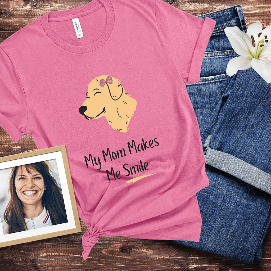 Mom Makes Me Smile Tee