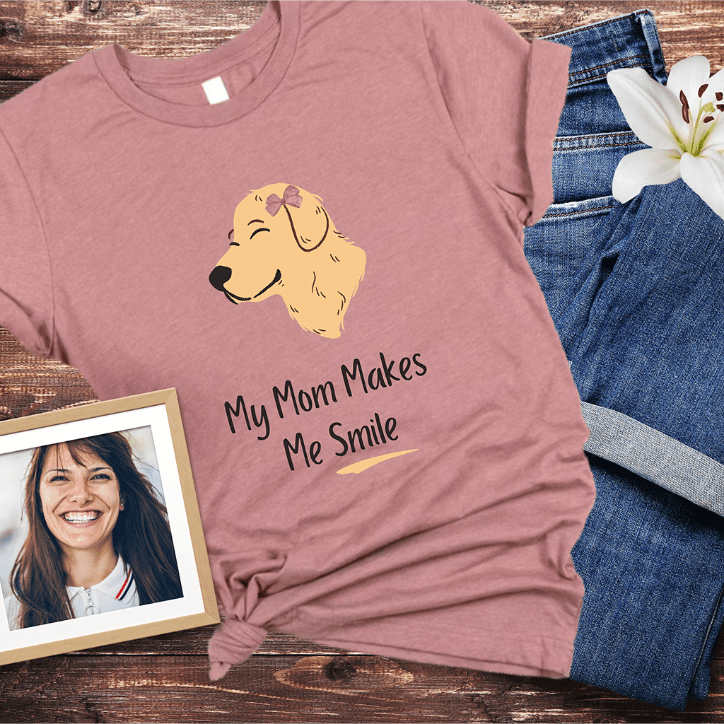Mom Makes Me Smile Tee